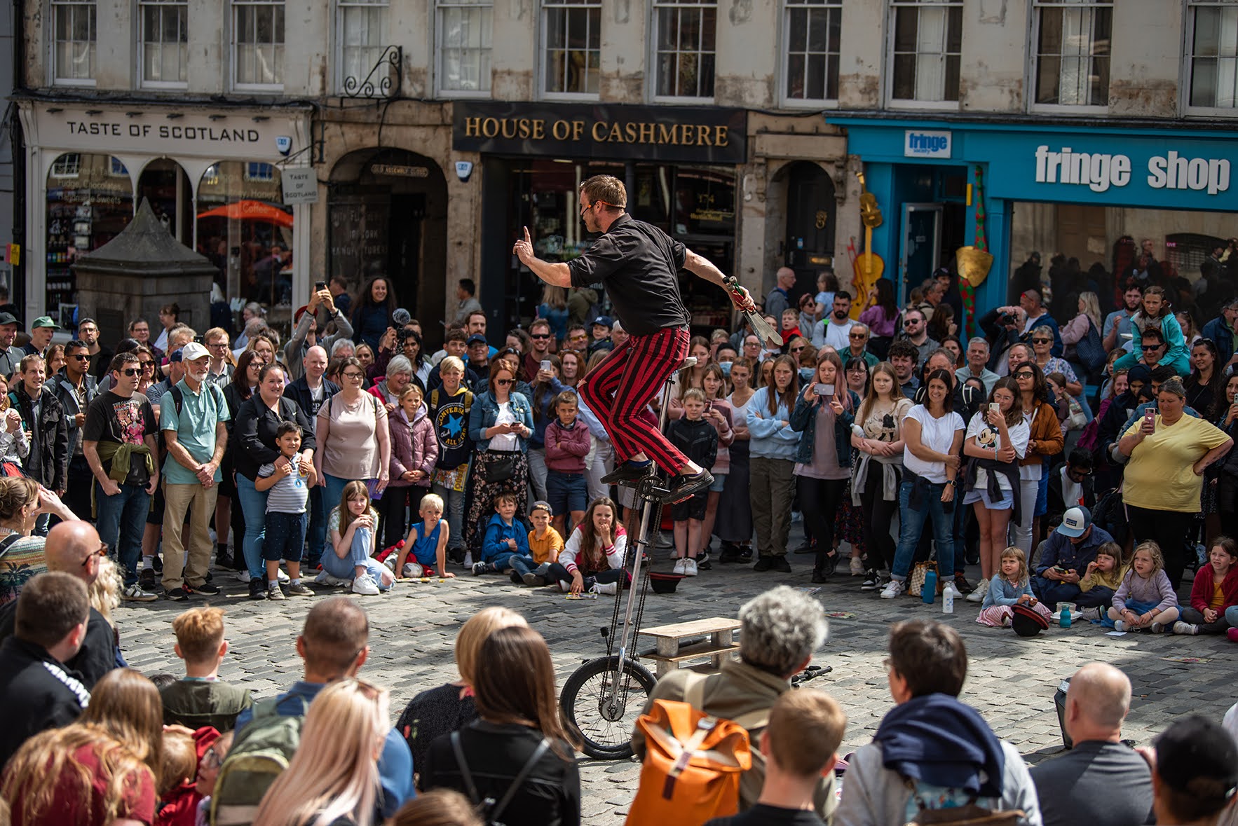 An Edinburgh Fringe performer on the Royal Mile -  credit David Monteith-Hodge, © Edinburgh Festival Fringe Society.