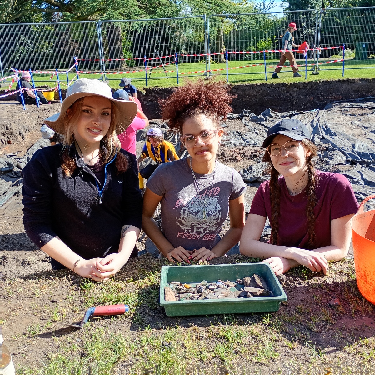 Students at the 2026 Grosvenor Park archaeological dig.